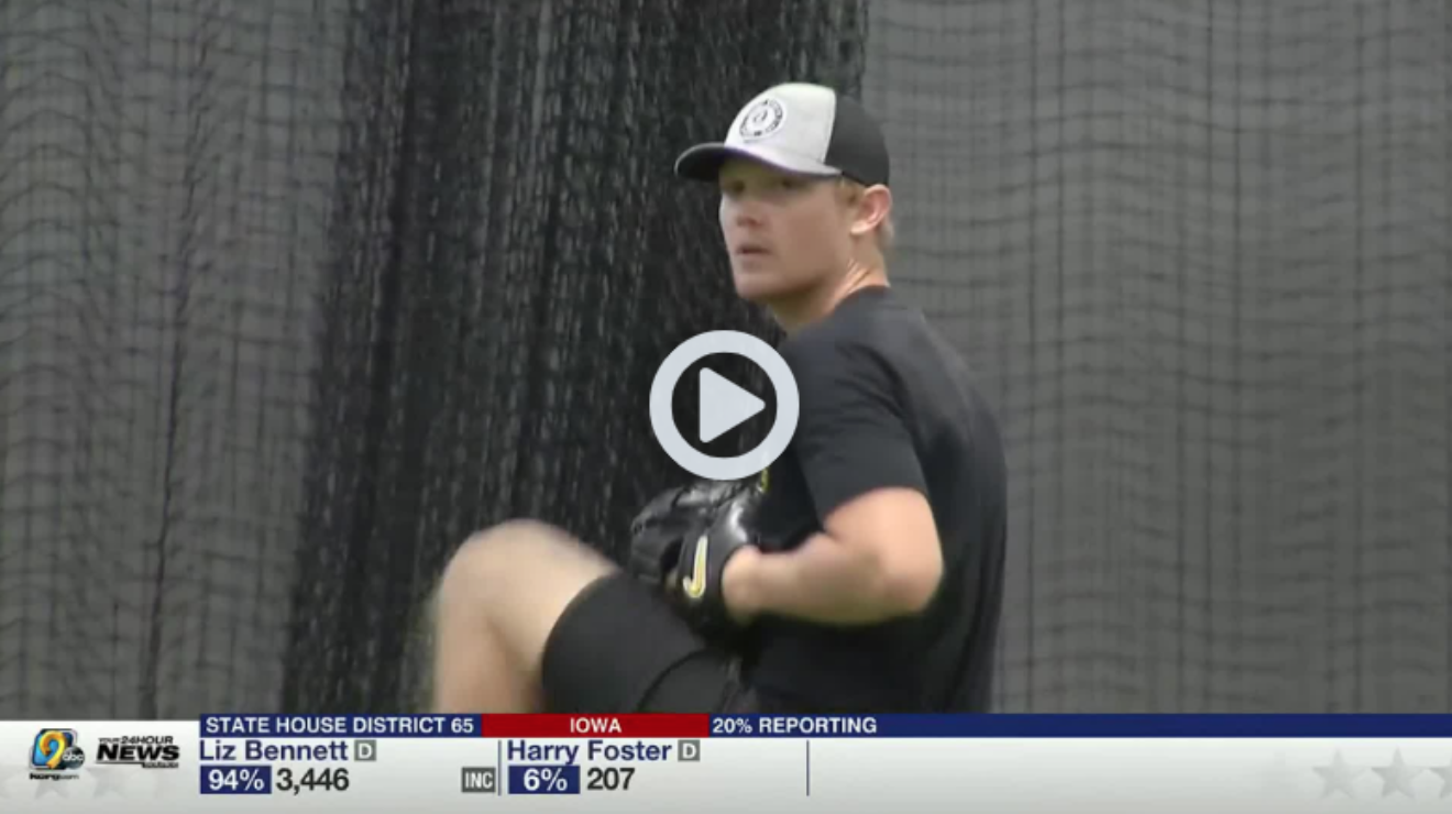 Pro-Baseball-Players-Wait